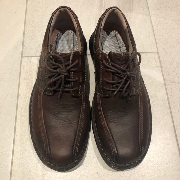Clarks Brown Leather Shoes - Picture 2 of 4